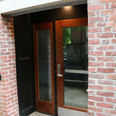 A Stylish Stay W/ A Queen Bed, Heated Floors.. #31 Brookline Ngoại thất bức ảnh