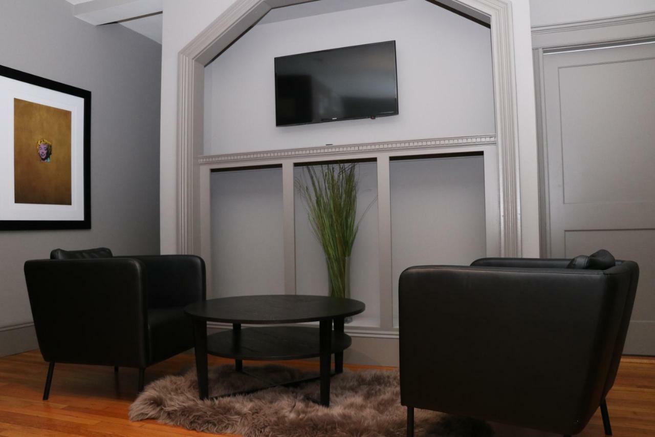 A Stylish Stay W/ A Queen Bed, Heated Floors.. #31 Brookline Ngoại thất bức ảnh